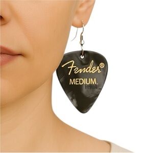 Single Earring Black Pearlescent New Boutique